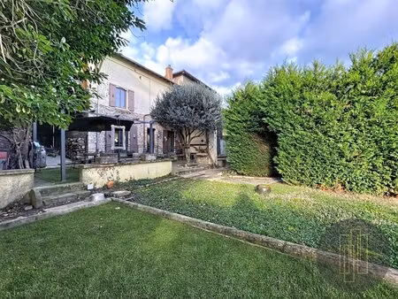 exclusivite- maison ancienne- 4 chambres - amberieux