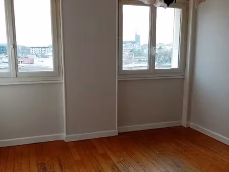 location appartement 4 pièces 67 m² à clermont-ferrand (63000), 700 €