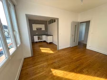 location appartement 3 pièces à lorient (56100) : à louer 3 pièces / 48m² lorient