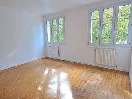location appartement 2 pièces à nantes (44000) : à louer 2 pièces / 56m² nantes
