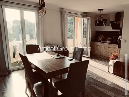 t3 rénové, calme, lumière, balcon