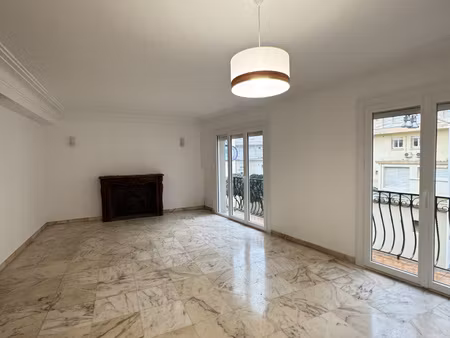 appartement 4 pièces avec terrasse et cuisine d'été