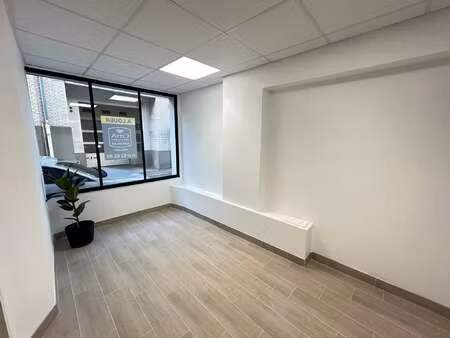 location bureaux et commerces au mans madeleine (72000) : à louer / 95m² le mans madeleine