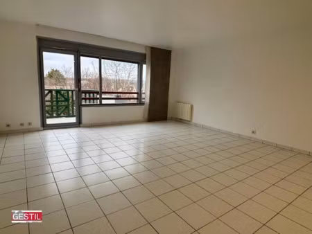 location meublée appartement 3 pièces 73.15 m² à pontoise (95000), 1 400 €