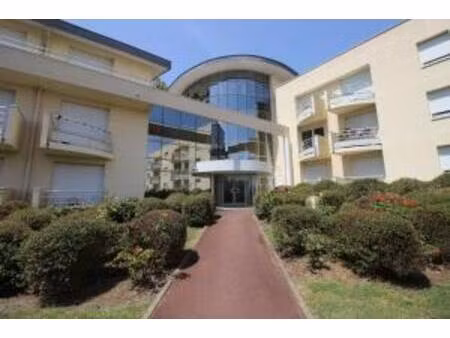 studio avec terrasse et parking tram a peychotte