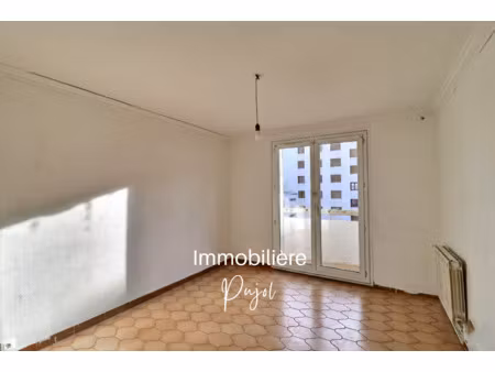 t3 de 50m2 avec balcon à rénover