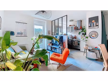 exclusivite nantes - ile de versailles/ appartement deux pièces avec cour et jardinet priv