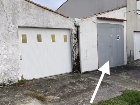 à vendre – garage avec fort potentiel – la rochelle (17000)