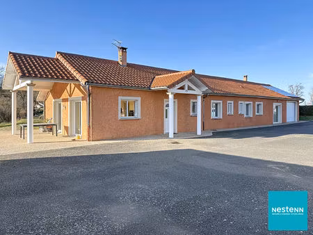 a longessaigne, maison de 170,99 m2 habitables sur terrain 3582 m2 arboré et clos avec dép