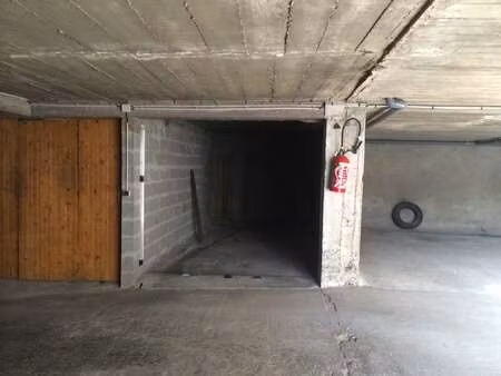 location garage box et parking à saint-herblain nord-beauséjour (44800) : à louer / 13m² s