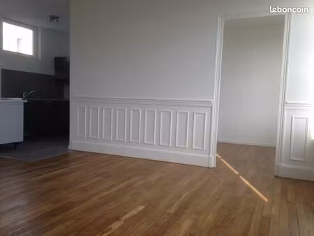 f2 45 m2 limite sainte savine