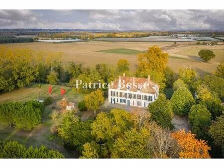 à 55 min de toulouse, une maison de maître du 19e s. d'inspiration basque, son parc...