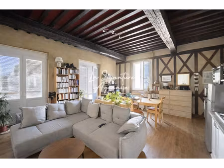 immeuble de caractère au coeur du centre ville de condom