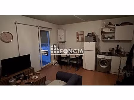 studio 30 m² avec balcon et parking