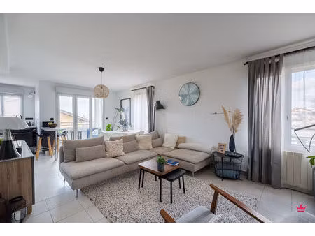 coup de coeur ! superbe duplex avec terrasse saint-priest village