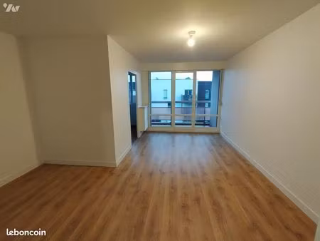 studio 1 pièce 33 m²