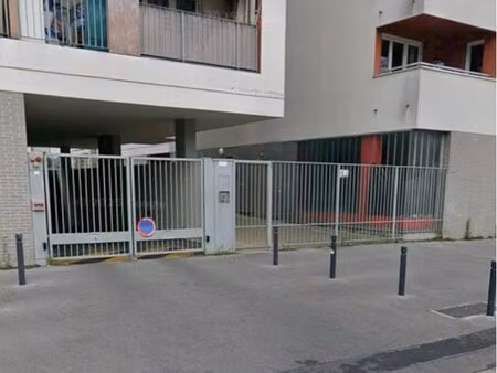 box parking sous terrain sécurisé