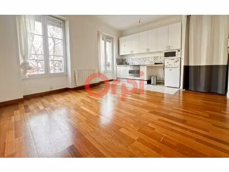 appartement paris 11 32 m² t-2 à vendre, 277 000 €