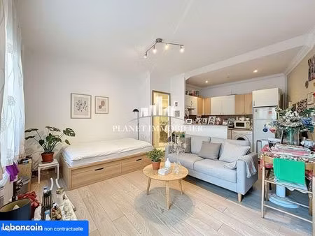 studio 1 pièce 28 m²