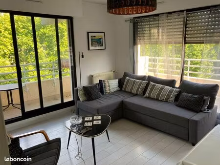 location t2 à l'année