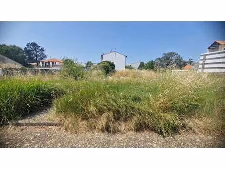 vente terrain aux sables-d'olonne (85100) : à vendre / 300m² les sables-d'olonne