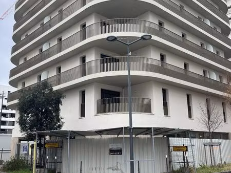 vente commerce 94 m² villeurbanne (69100)