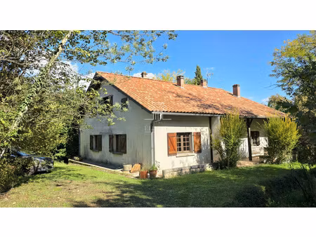 maison t8 - 206m² en campagne avec terrain de plus de 3ha et dependance / proche eauze