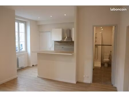 joli studio meublé et totalement rénové