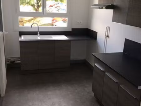 t2 poitiers - jardin du clain - 49.92 m2