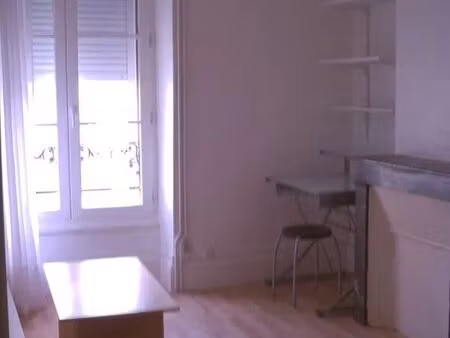 location appartement 1 pièce 23 m² à orléans (45000)