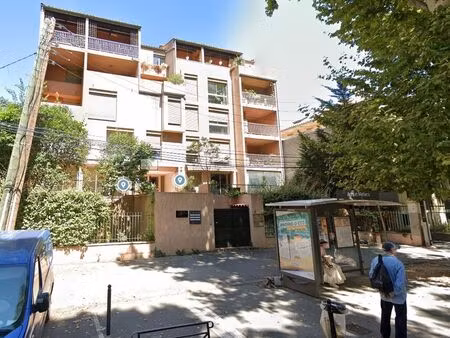 cours des arts et métiers : box dans résidence sécurisée