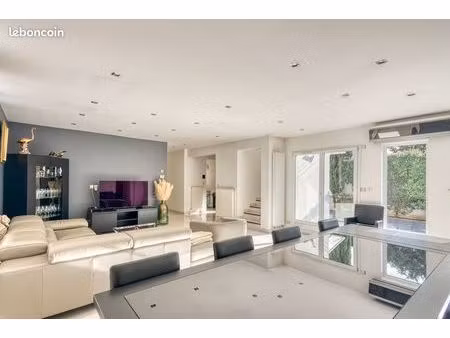 maison 7 pièces 180 m²