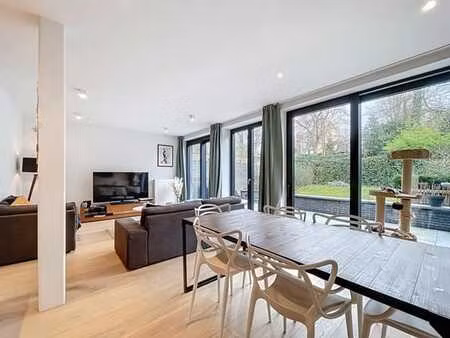 coghen : sublime rez-de-chaussée avec jardin