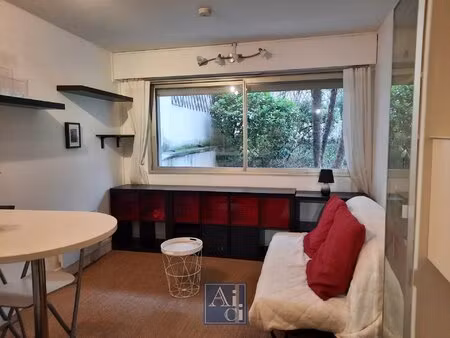 victor hugo/belles feuilles