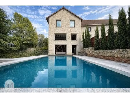 ancien moulin à l'esprit loft industriel