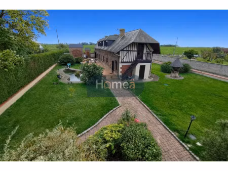 maison 160 m2 et grande dépendance à 3 minutes du centre d'y