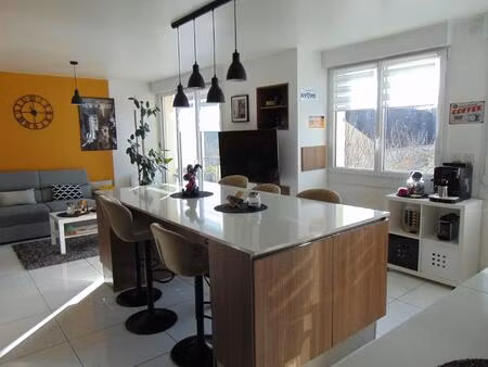 superbe appartement entierement renove