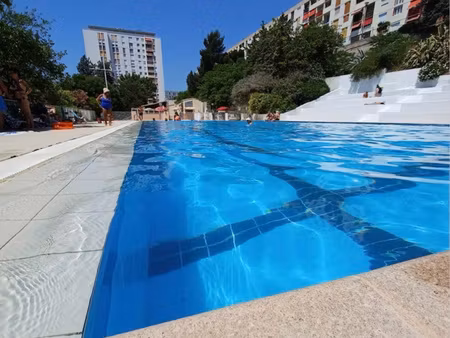 t4 lumineux avec balcon – résidence sécurisée avec piscine & tennis.premier étage.