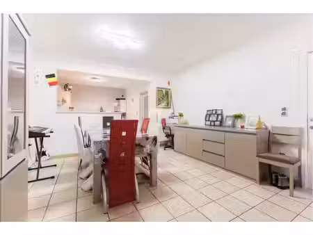 immeuble de rapport à vendre avec terrasse et 3 chambres , manage (vbd84593)