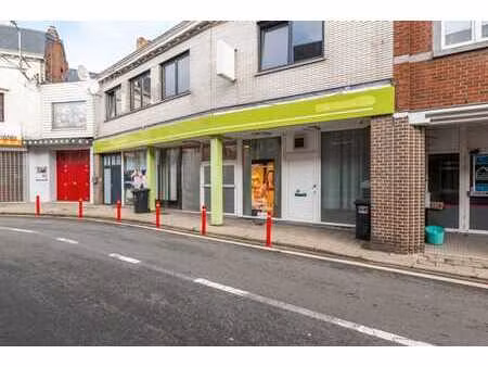 surface de bureaux (380m2), divisible, au centre de waremme.