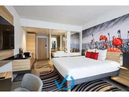 instapklare hotelkamer in het novotel te ieper, in de bru...