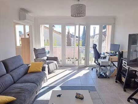 square habitat valence