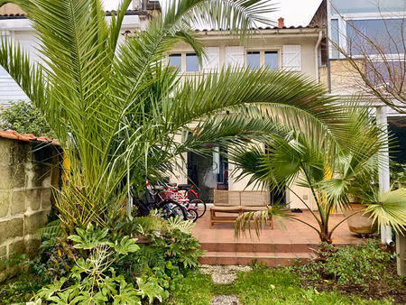 echoppe avec chambre en rdc et joli jardin - nansouty