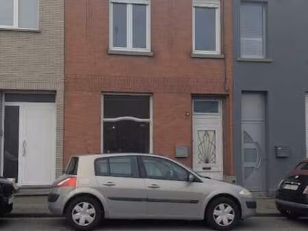 maison en cours de rénovation - 2 ch., jardin, atelier