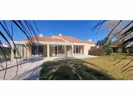 vente maison à notre-dame-de-riez (85270) : à vendre / 200m² notre-dame-de-riez