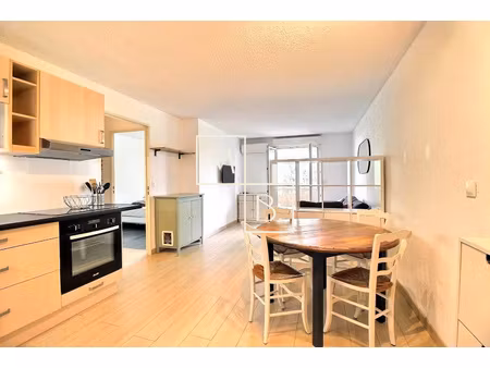 a louer estanove, t2 meublé de 38m2 avec balcon et parking