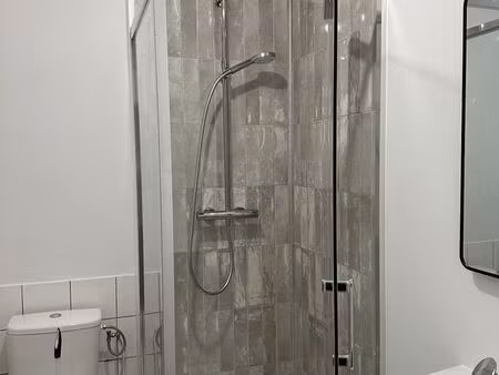 location studio meublé