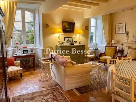 à 5 min du centre historique de château-gontier, un ancien presbytère des 18 et 19e s. et.