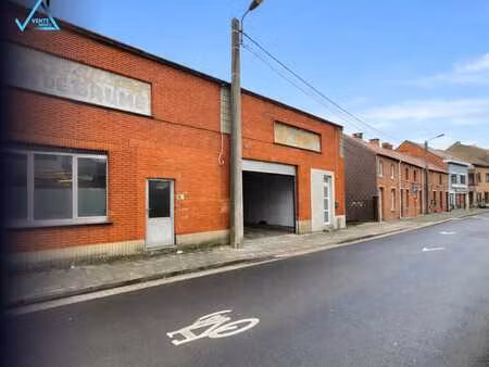 grand hangar 360m² + studio - investissement