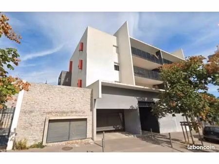 garage / box, grande dimension, sans humidité, à montpellier, quartier ovaly